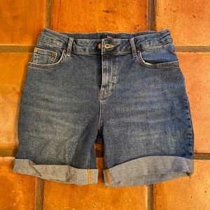NWOT Boden Cuffed Denim Shorts, size 8